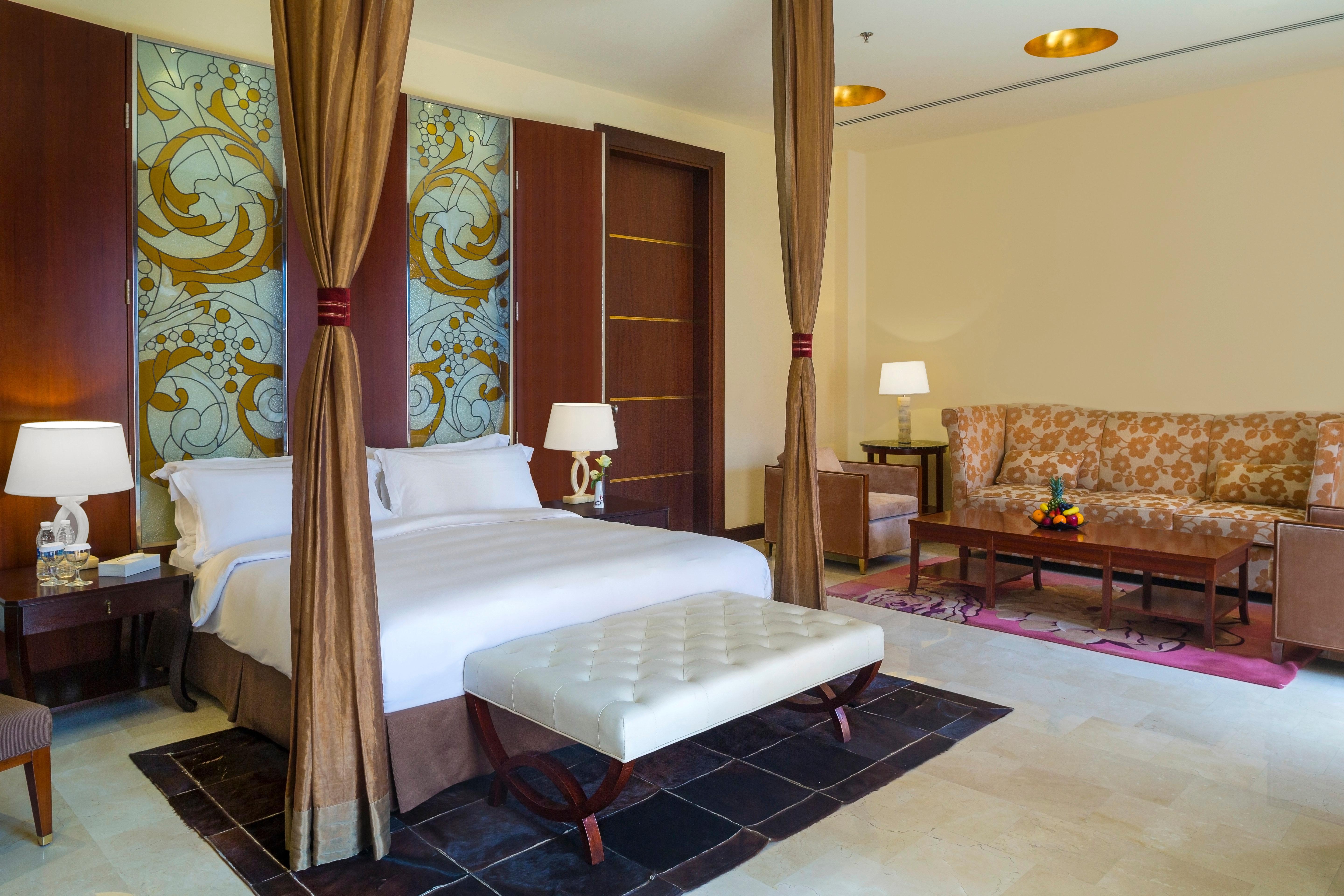 מלון Crowne Plaza Al Khobar By Ihg מראה חיצוני תמונה A bedroom at the Ritz-Carlton, DIFC